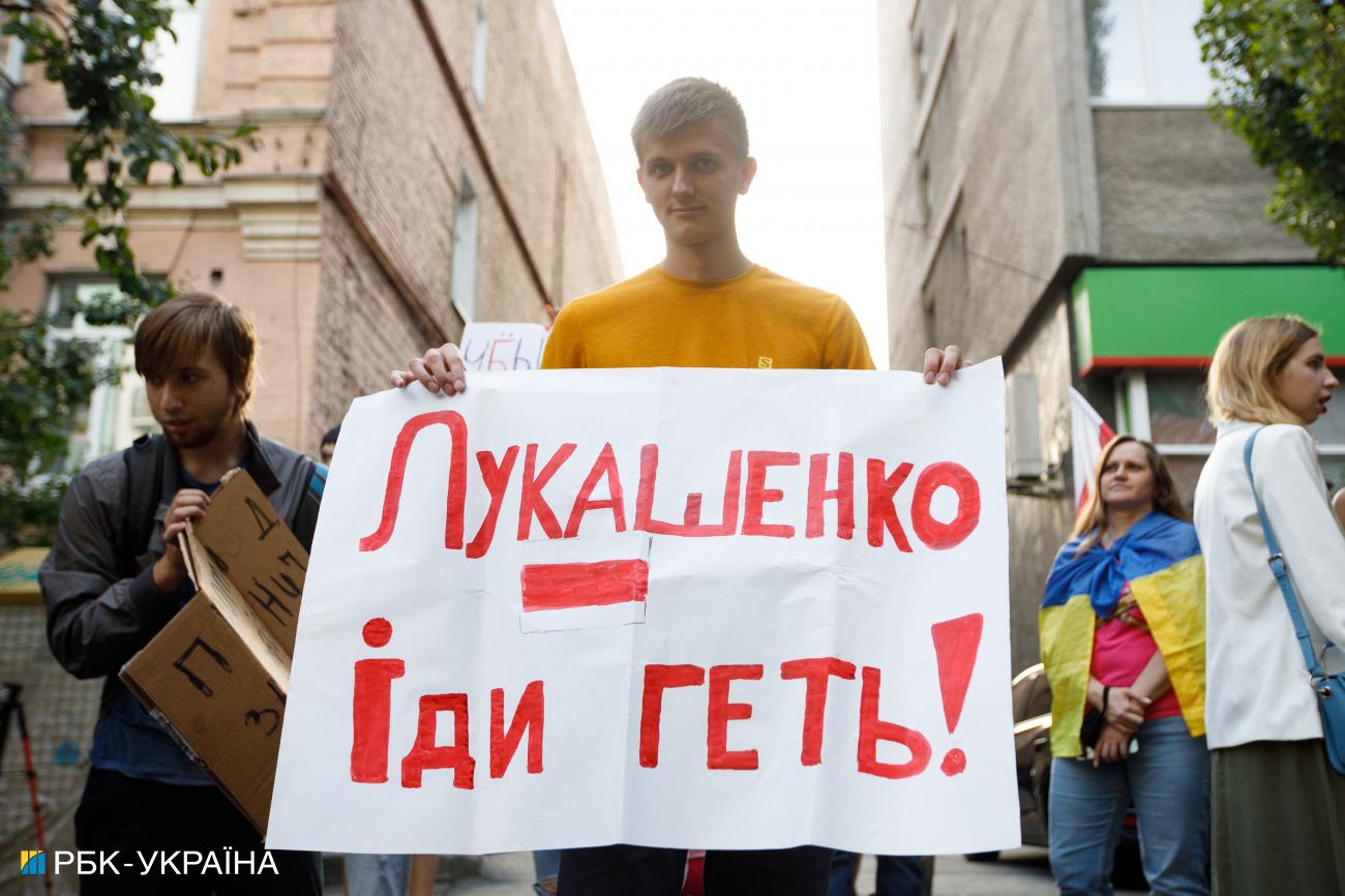 Білоруський фронт. Що стоїть за погрозами Лукашенка і чи готовий він до агресії проти України